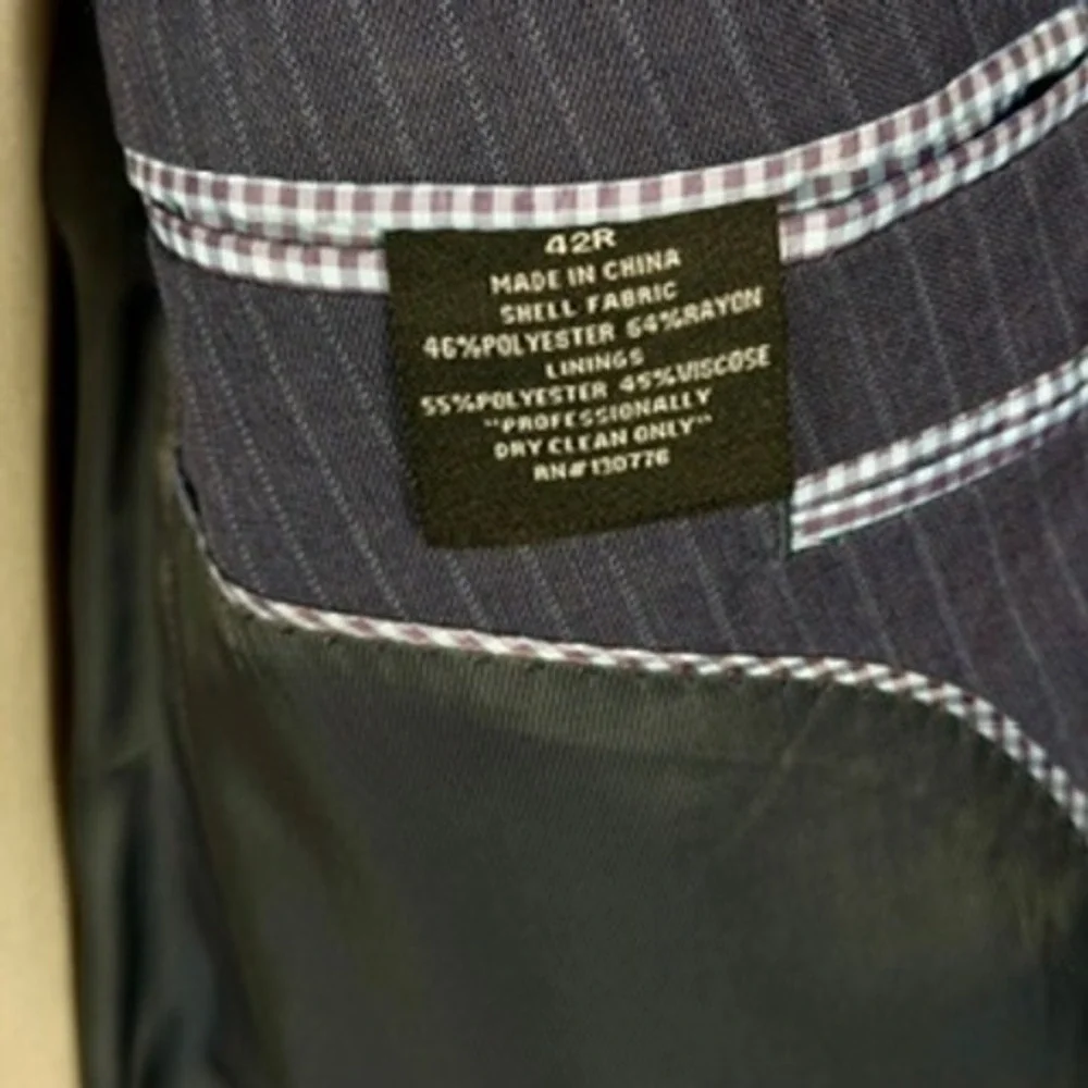 Beverly Hills Polo Club Mens‎ 42R, 36W Blue Pinstripe Suit Classic Business Wool